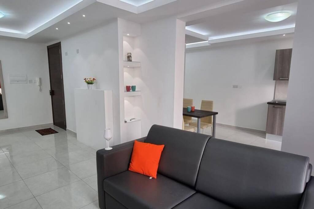 Seaview 2 Double Bedroom Modern Apartment St. Paul's Bay Buitenkant foto